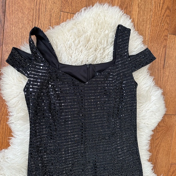 Dress - Picture 5 of 6